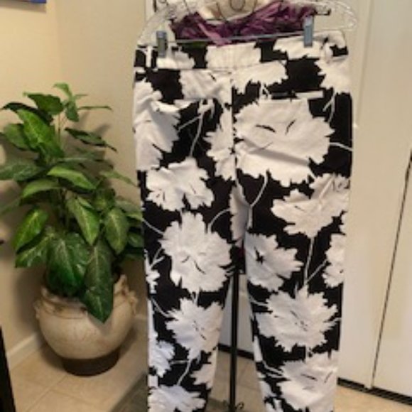 Flowered Capris - Picture 3 of 3